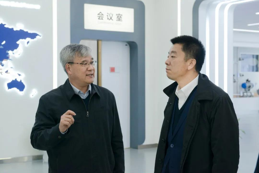 上海证券交易所总经理蔡建春一行来访365买球靠谱技术