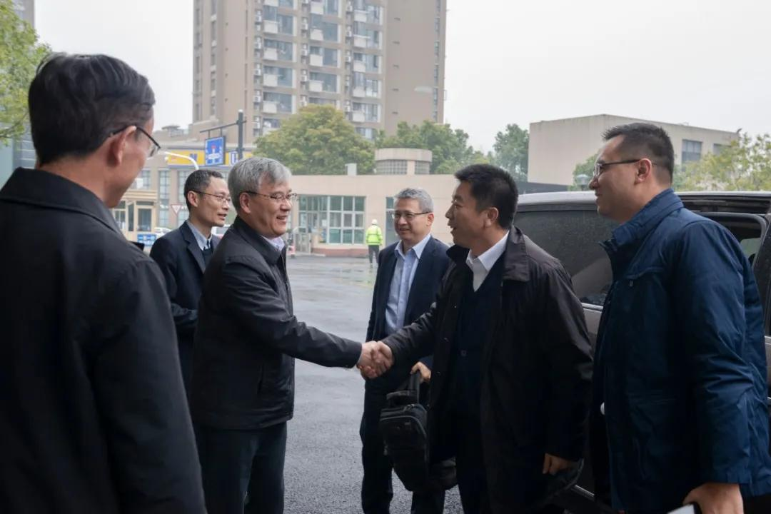 上海证券交易所总经理蔡建春一行来访365买球靠谱技术