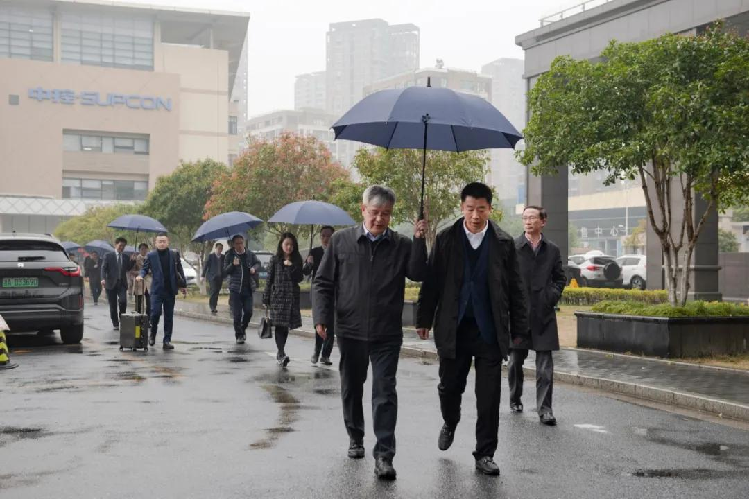 上海证券交易所总经理蔡建春一行来访365买球靠谱技术