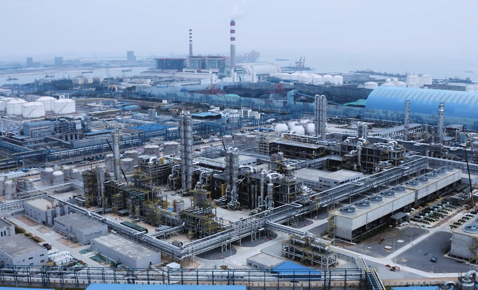 从数据孤岛到智能协同365足彩外围网站app技术以工业AI赋能广西华谊打造千亿级石化产业标杆