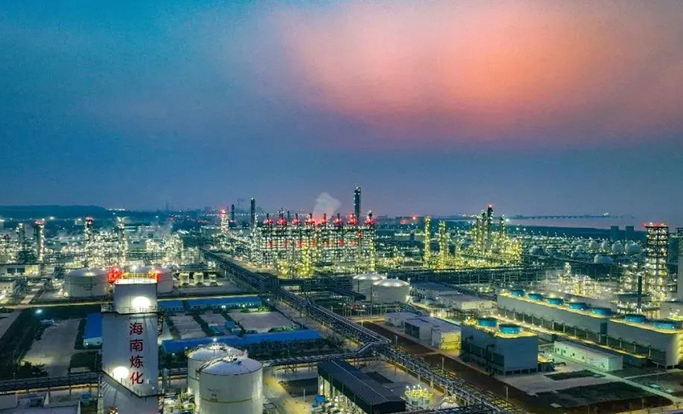 打破海南乙烯工业零的突破！365买球靠谱技术赋能海南炼化打造高端智能绿色一体化离岸石化基地